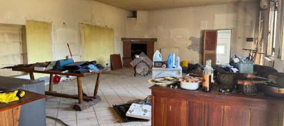 Casa de 2 habitaciónes en Ponte Buggianese, Italy No. 298964 3