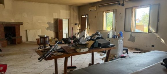 Casa de 2 habitaciónes en Ponte Buggianese, Italy No. 298964 4