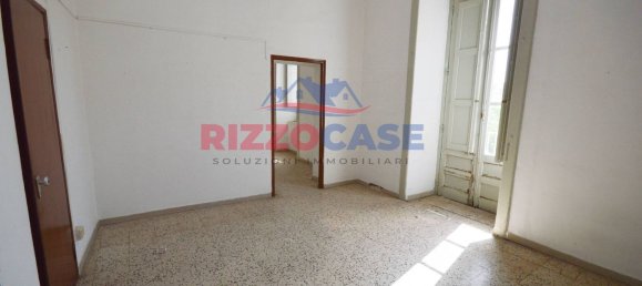 Casa de 4 divisões em Corigliano Rossano, Italy N.º 168899 2