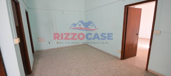 Casa de 4 divisões em Corigliano Rossano, Italy N.º 168899 10