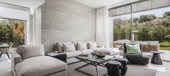 3 غرف نوم فيلا في Estepona, Spain رقم 4646 2