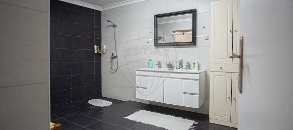 3 bedrooms House in Nazare, Portugal No. 23755 12