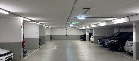 Garage in Mariahilf, Austria, Nr. 153770 4