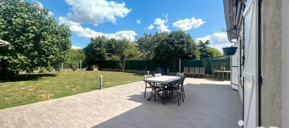 Casa T4 em Les Chapelles-Bourbon, France N.º 325374 2