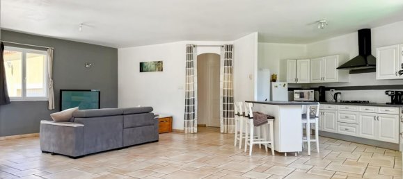 6 bedrooms House in Saint-Etienne-de-Tulmont, France No. 286538 3