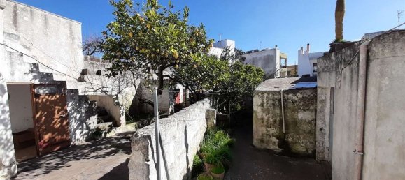 4 bedrooms House in Andrano, Italy No. 336497 8