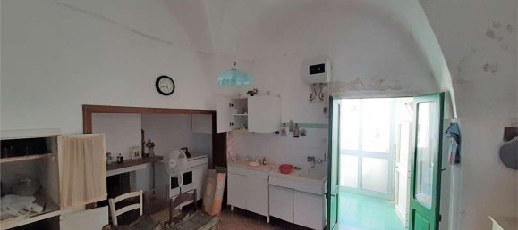 4 bedrooms House in Andrano, Italy No. 336497 7