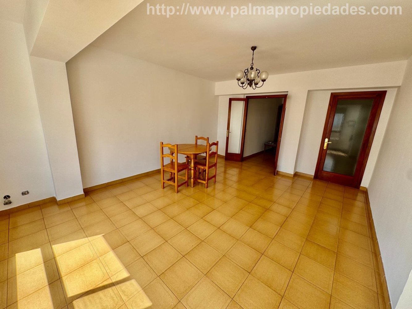 Квартира с 4 спальнями в Пальма-де-Майорка, Испания № 180690