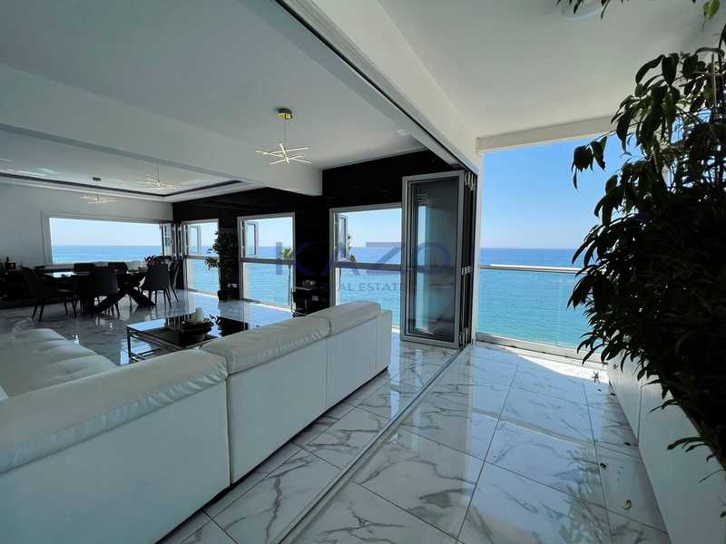 3 bedrooms Apartment in Germasogeia, Cyprus No. 13993