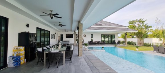 4 bedrooms Cafe / restaurant in Hua Hin, Thailand No. 6508 9