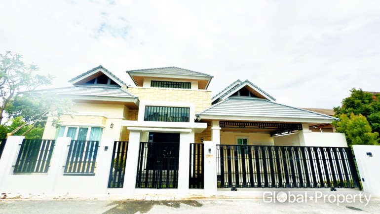 Casa de 3 dormitorios en Pattaya, Thailand No. 27060