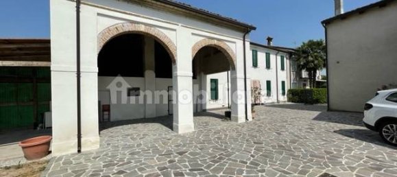 2 bedrooms House in Suzzara, Italy No. 91869 2