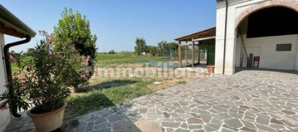2 bedrooms House in Suzzara, Italy No. 91869 6