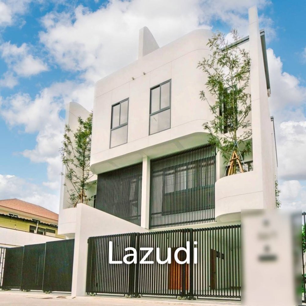 3 bedrooms Cafe / restaurant in Bangkok, Thailand No. 24380