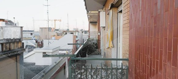 2 bedrooms Apartment in Bari, Italy No. 18259 5