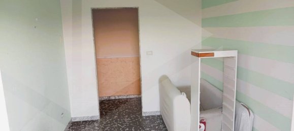 2 bedrooms Apartment in Bari, Italy No. 18259 9