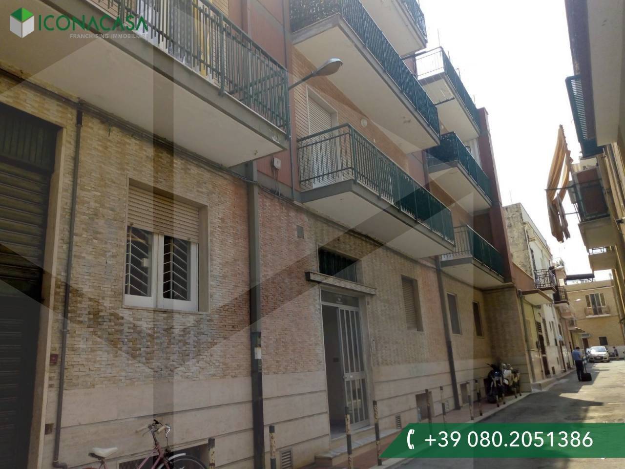 2 bedrooms Apartment in Bari, Italy No. 18259