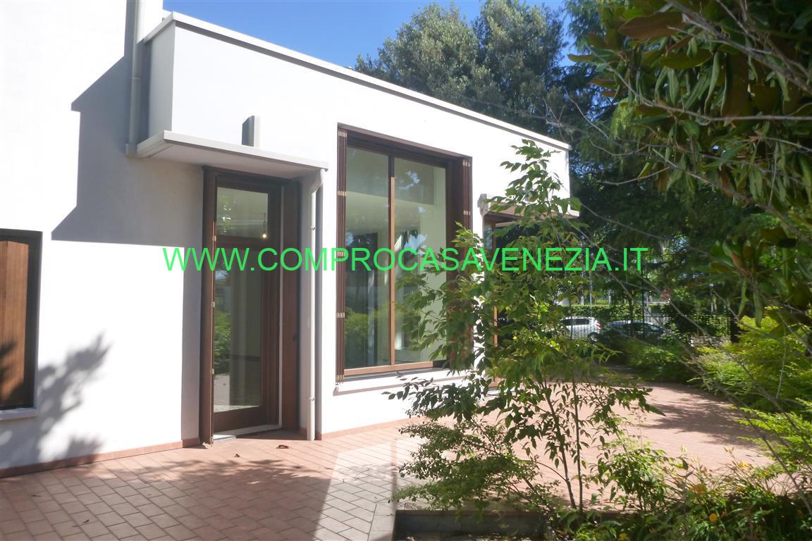 11 rooms Villa in Venice, Italy No. 230297