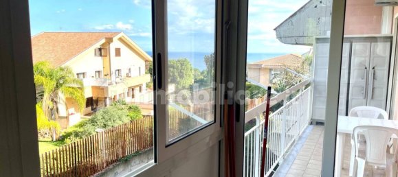 Apartamento de 3 dormitorios en Aci Castello, Italy No. 102444 27