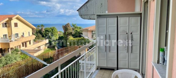 Apartamento de 3 dormitorios en Aci Castello, Italy No. 102444 22