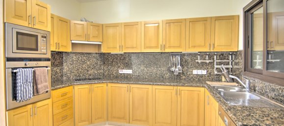 3 bedrooms Villa in Polis, Cyprus No. 6045 10