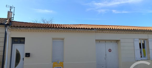 2 bedrooms House in Lesparre-Medoc, France No. 95761 4