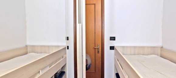 4 Schlafzimmer Haus in Pomezia, Italy, Nr. 267864 12