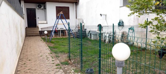 4 Schlafzimmer Haus in Pomezia, Italy, Nr. 267864 22