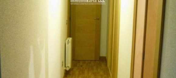 Apartamento de 3 dormitorios en Villares de la Reina, Spain No. 19774 2