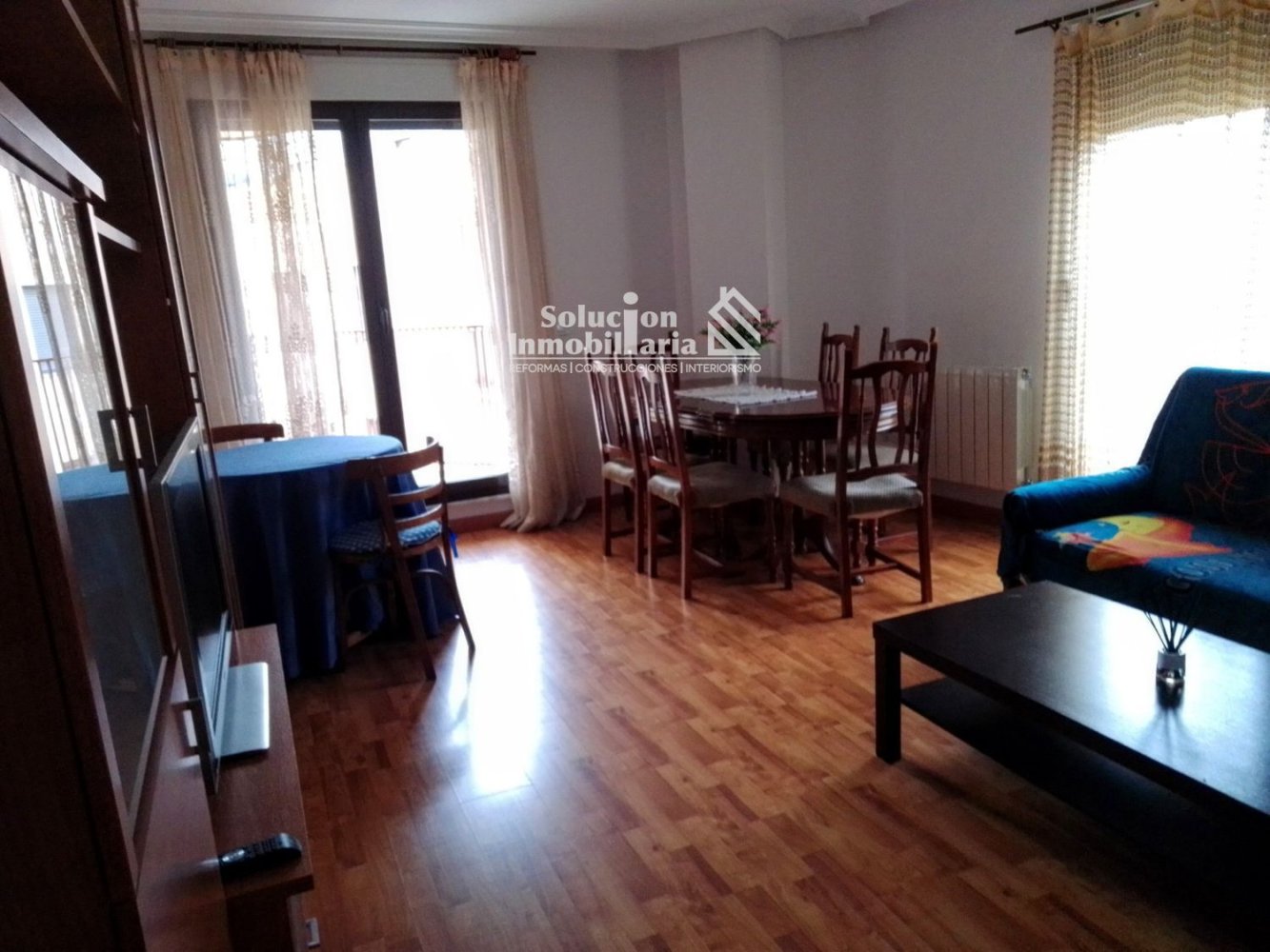 Apartamento de 3 dormitorios en Villares de la Reina, Spain No. 19774