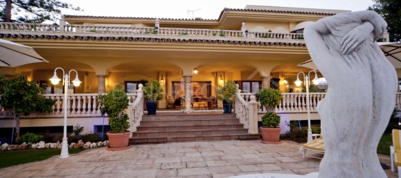 4 bedrooms Villa in Marbella, Spain No. 112438 13