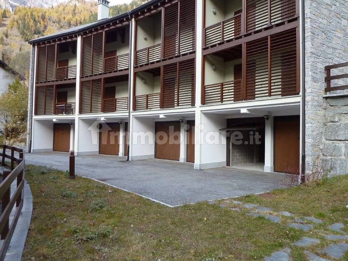 Apartamento de 3 dormitorios en Varzo, Italy No. 51557