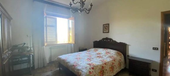 Apartamento de 5 habitaciónes en Vinci, Italy No. 146446 6