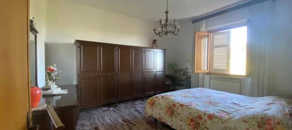 Apartamento de 5 habitaciónes en Vinci, Italy No. 146446 7