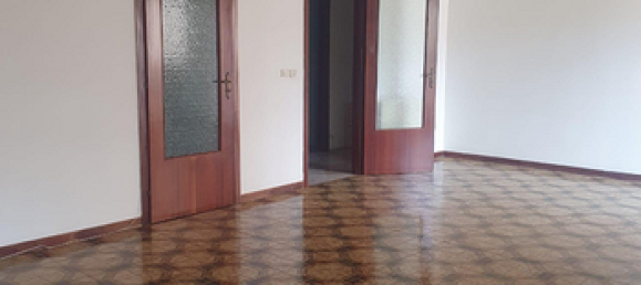 6 rooms Apartment in Lentini, Italy No. 309553 3