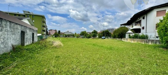 1000m² Land in Udine, Italy No. 184015 10