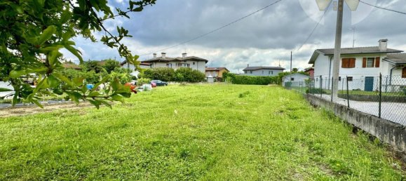 1000m² Land in Udine, Italy No. 184015 3