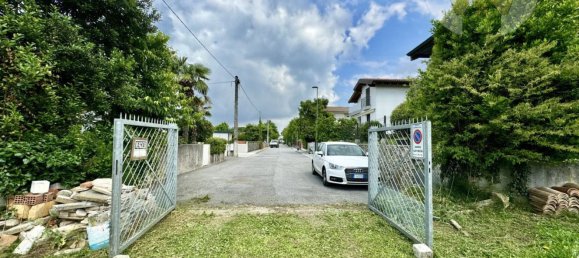 1000m² Land in Udine, Italy No. 184015 23
