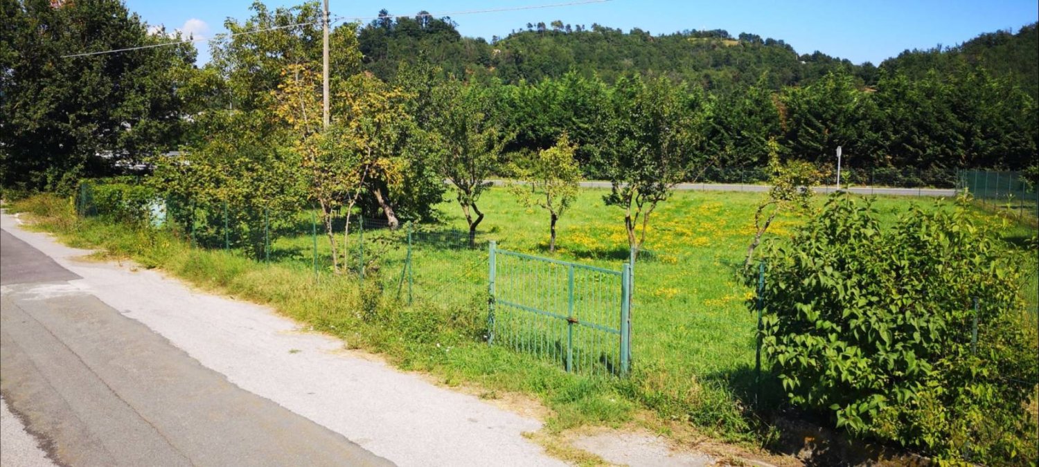 Terreno en Carcare, Italy 1050 m² No. 373691