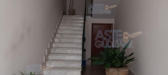 Квартира с 8 комнатами в Фонди, Италия № 181069 3