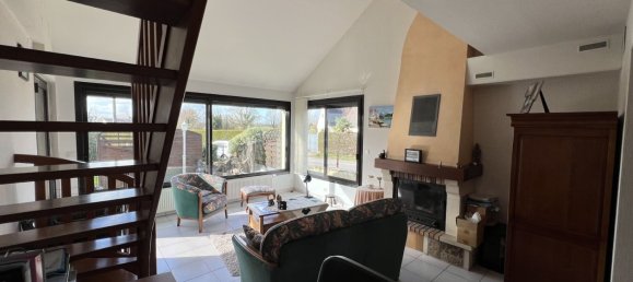 Casa de 3 dormitorios en Chasne-sur-Illet, France No. 201709 4