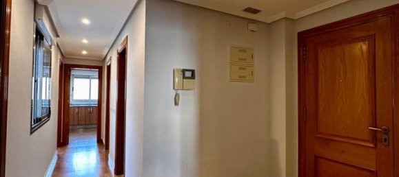 Apartamento de 3 dormitorios en Torrevieja, Spain No. 143210 7