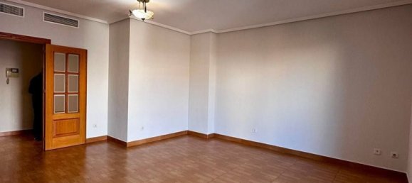 Apartamento de 3 dormitorios en Torrevieja, Spain No. 143210 17