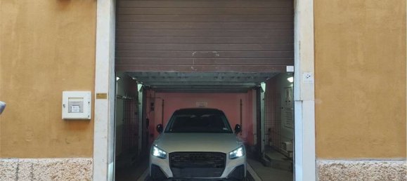 12m² Garage in Verona, Italy No. 161625 2