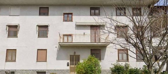 5 rooms Apartment in Fresonara, Italy No. 200074 3