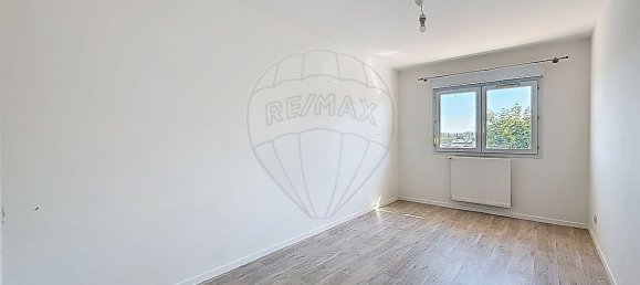 3 Schlafzimmer Doppelhaus in Sochaux, France, Nr. 363242 9