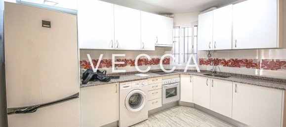 3 bedrooms Apartment in Madrid, Spain No. 187203 10