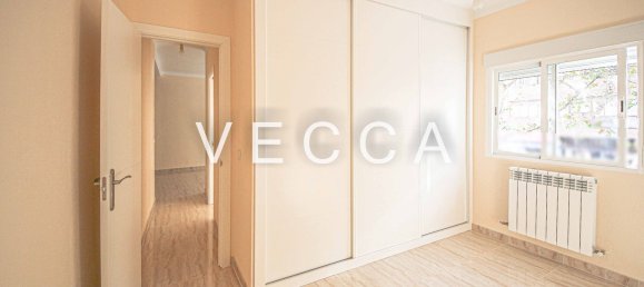 3 bedrooms Apartment in Madrid, Spain No. 187203 8