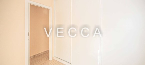 3 bedrooms Apartment in Madrid, Spain No. 187203 6