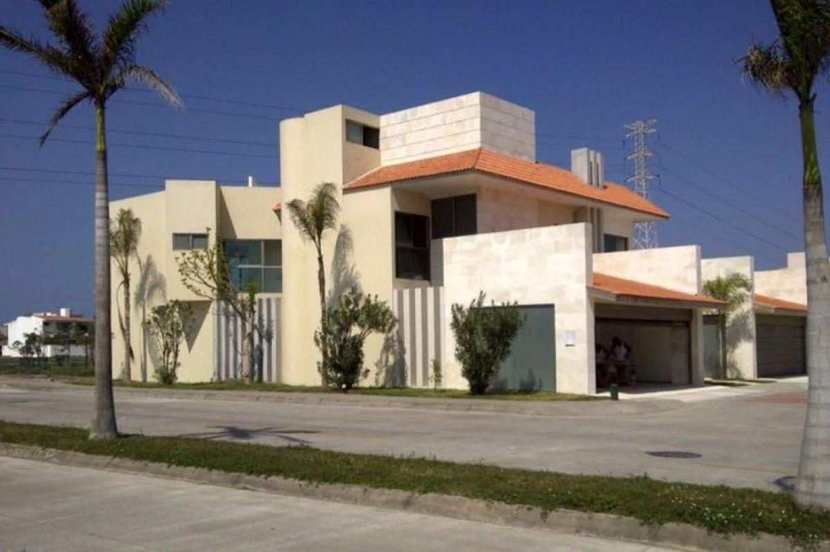 Casa de 3 dormitorios en Veracruz, Mexico No. 210319